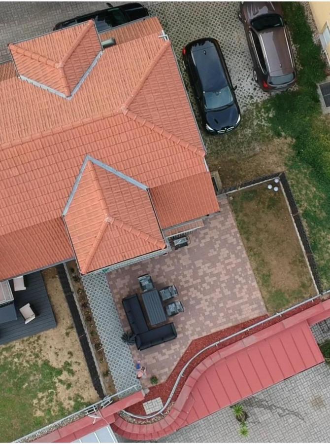 Hillside Garden Apartman Lägenhet Zalakaros Exteriör bild
