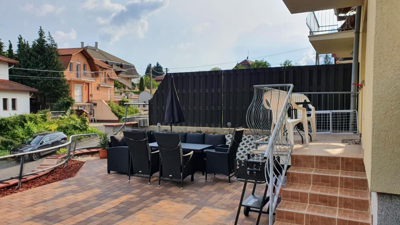 Hillside Garden Apartman Lägenhet Zalakaros Exteriör bild